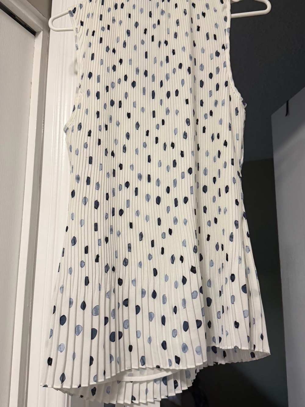 DKNY White Pleated Sleeveless Blouse with Navy and Light Blue Dot Print